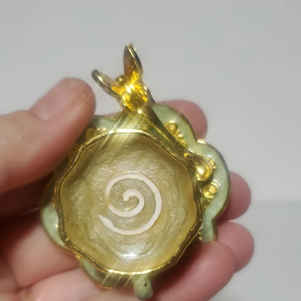 Green and Gold Teacup Trinket Box With Butterfly Spoon Accent - Picture 7 of 8
